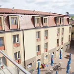 Otel Eminent 3*