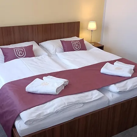 Hotel Eminent 3*