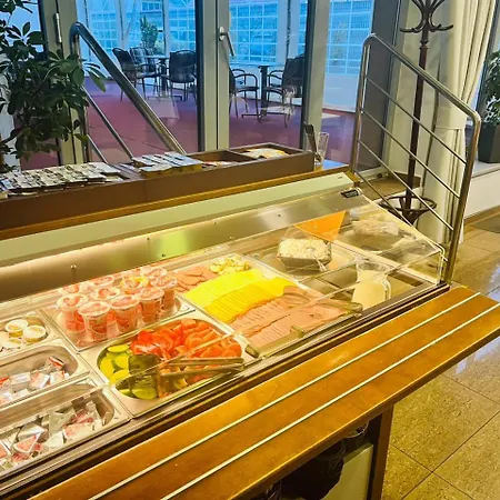 Eminent Hotel 3*