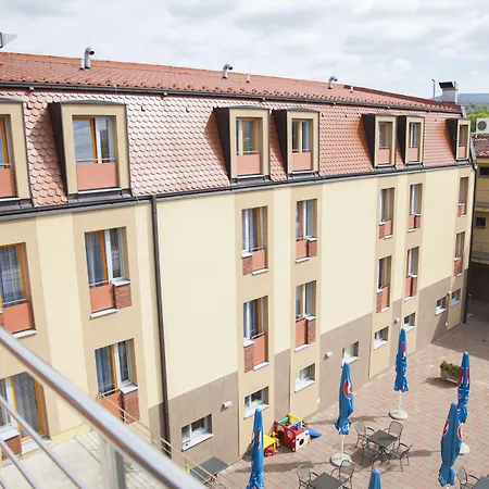 Hotel Eminent 3*